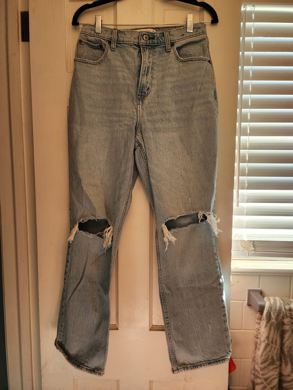 Abercrombie Curve Love 90s Straight Ultra High Rise